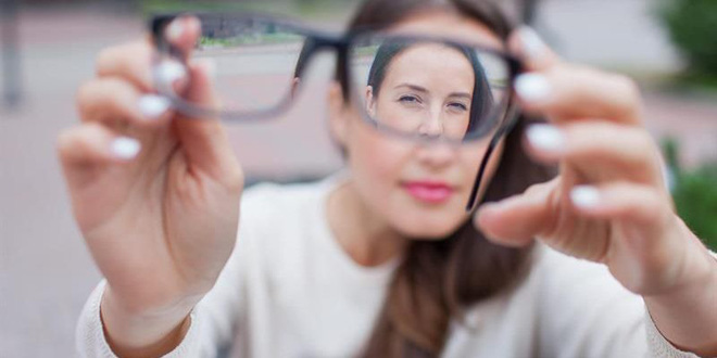 Day massage bấm huyệt trị mờ mắt hay mỏi mắt