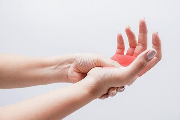 Hiểu về hiện tượng đau nhói trong lòng bàn tay